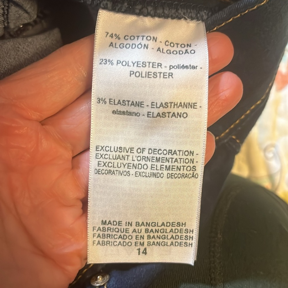 Denizen from Levi's Women's Dark Blue Jeans - Picture 4 of 4
